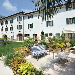 https://la-corte-dei-limoni-caprino-veronese.hotelinveneto.com